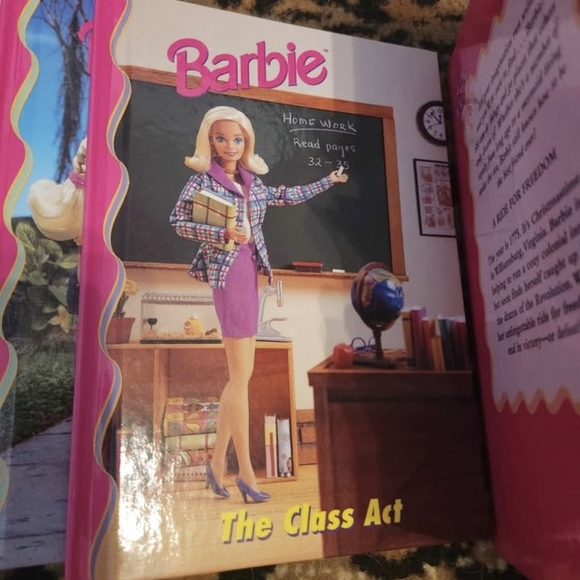 30 Vintage Barbie Books - Picture 9 of 10